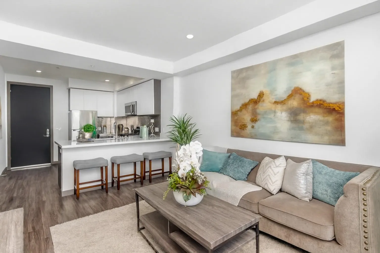 3617 Venice Blvd photo 1 of 19