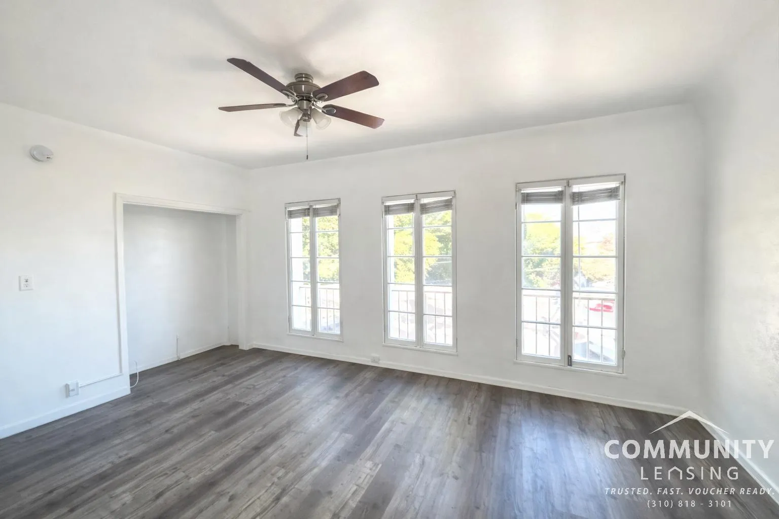 5600 Fernwood Ave photo 1 of 14